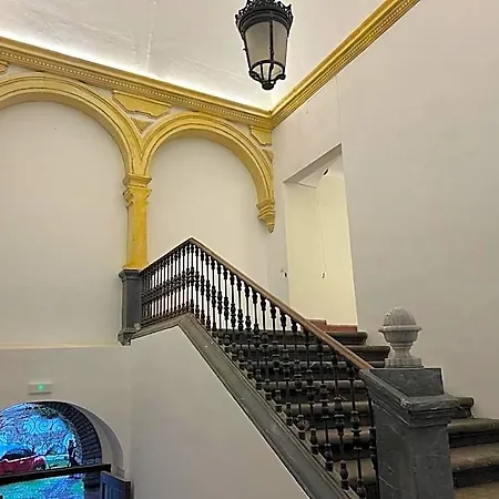 Palacio De Angulo Casa Historica En El Centro De