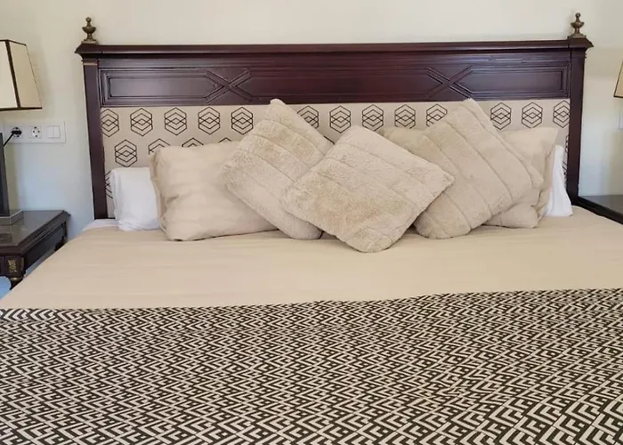 Palacio De Angulo Casa Historica En El Centro De *